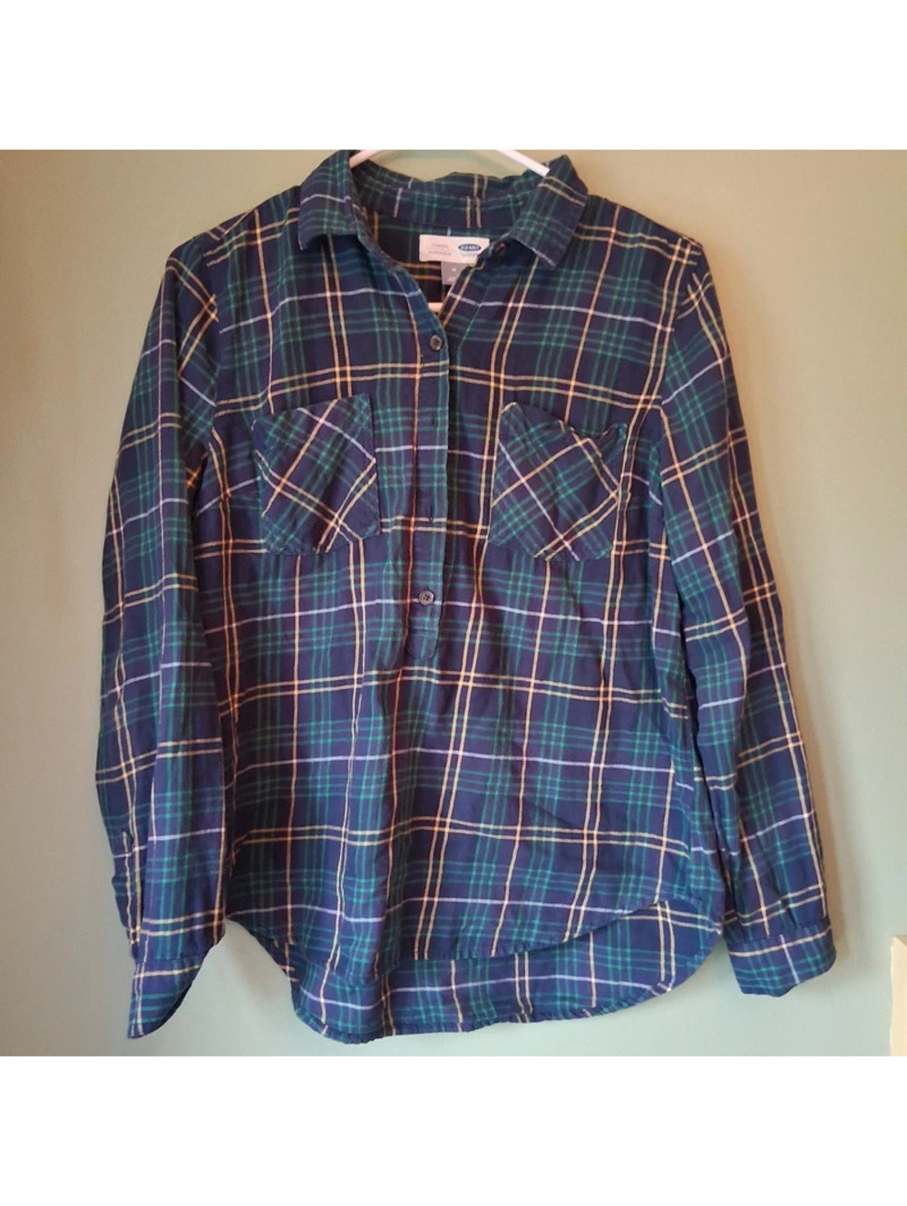 M old navy dress shirt